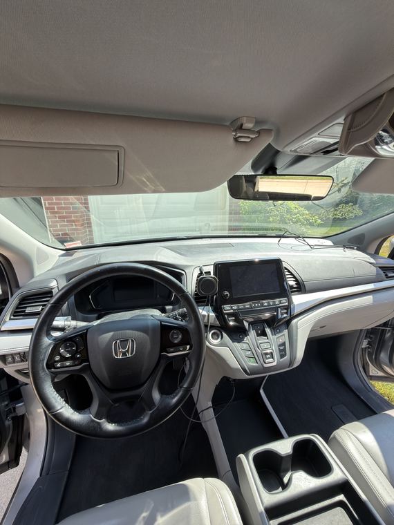 Honda Odyssey, dash and console after detailing by Aero Detailing, South Lyon MI