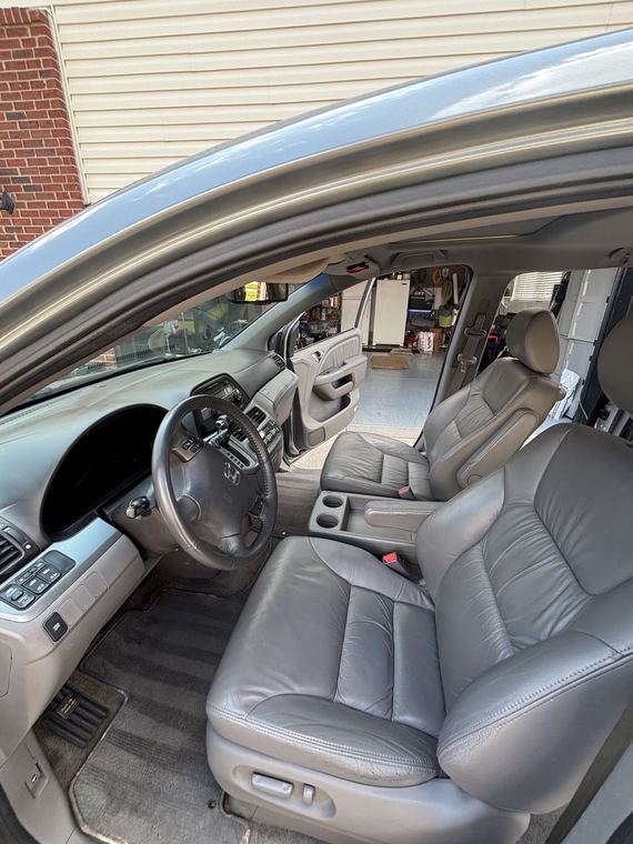 Honda Odyssey, dash and console after detailing by Aero Detailing, South Lyon MI